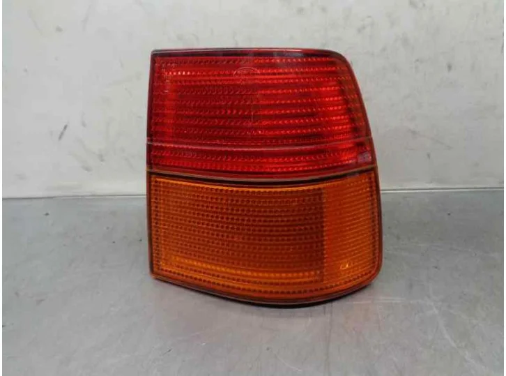 Oferta Flash PILOTO TRASERO DERECHO 1L0945096 DE ALETA 4 PUERTAS
